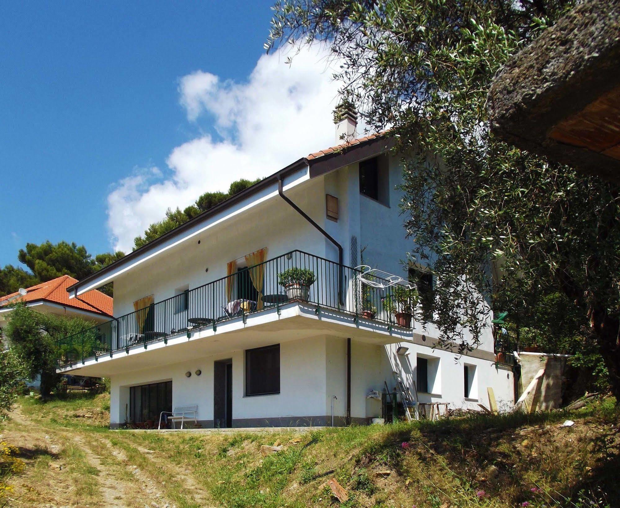 B&B L'Intrigante Seborga Exterior foto